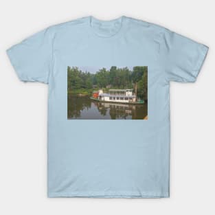 USA. Alaska. River. Old Retired Boat. T-Shirt